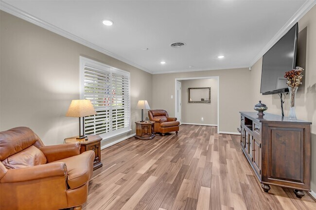 Foto del edificio - 10051 Meadow Lake Ln