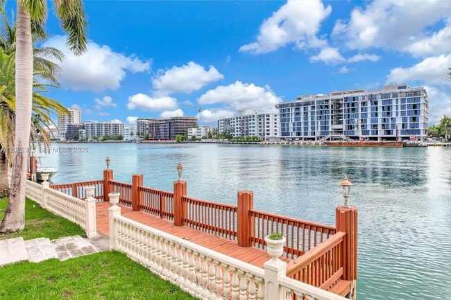 Building Photo - 166 Bal Bay Dr