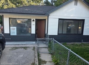 Building Photo - 103 E Island View St