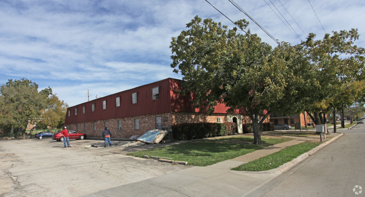 Building Photo - Woodvine Apartments