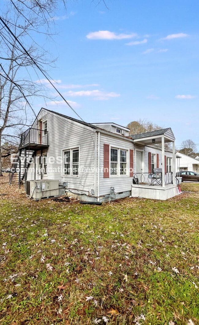 Foto del edificio - 413 N Moore Rd