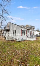 Building Photo - 413 N Moore Rd