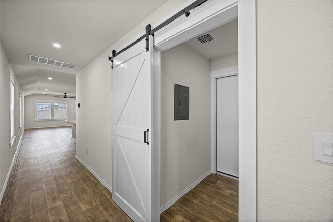Foto del edificio - 11801 Rush Ln