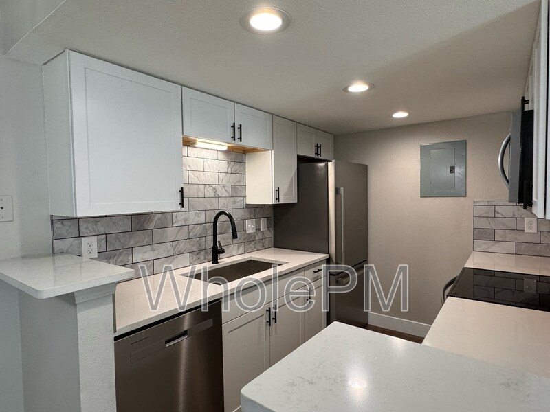 Foto principal - 18404 E Kepner Pl