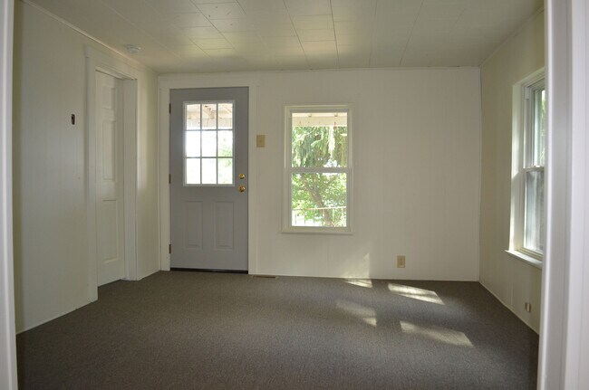 Foto del edificio - 5144 Washington Rd