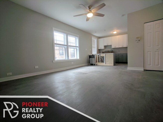 Foto del edificio - 5208 N Damen Ave