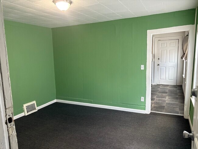 Foto del edificio - 233 Lakeview Ave