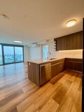 Building Photo - 825 Ke’eaumoku St