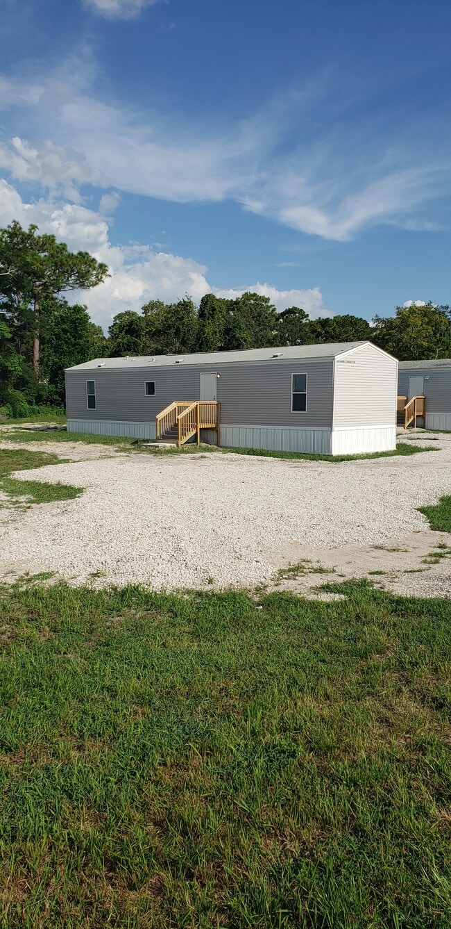 Foto del edificio - 17020 Meridian Blvd