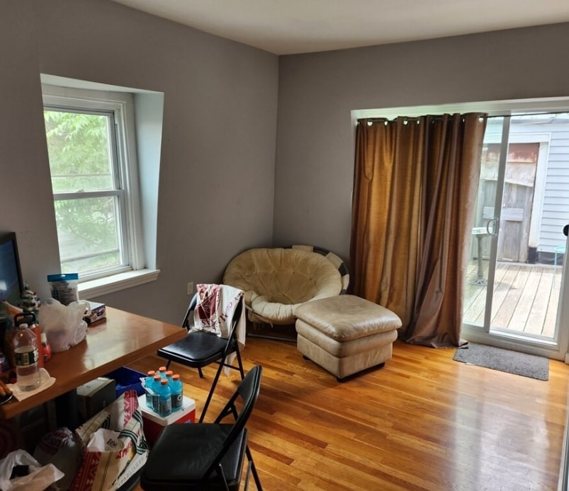 Primary Photo - 20 Pinckney St