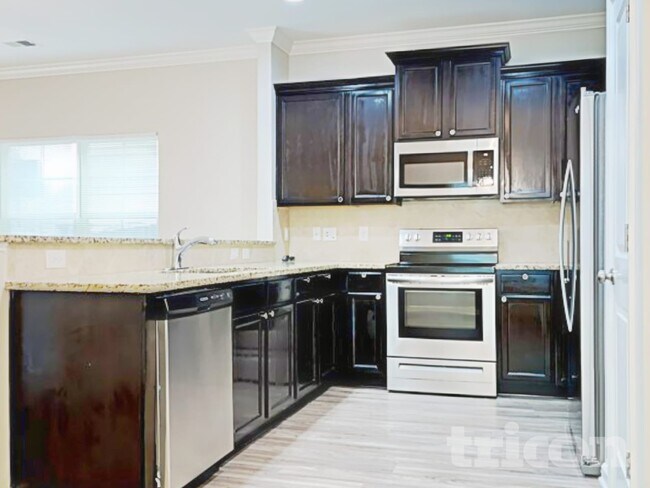 Foto del edificio - 336 Quiet Grove Dr