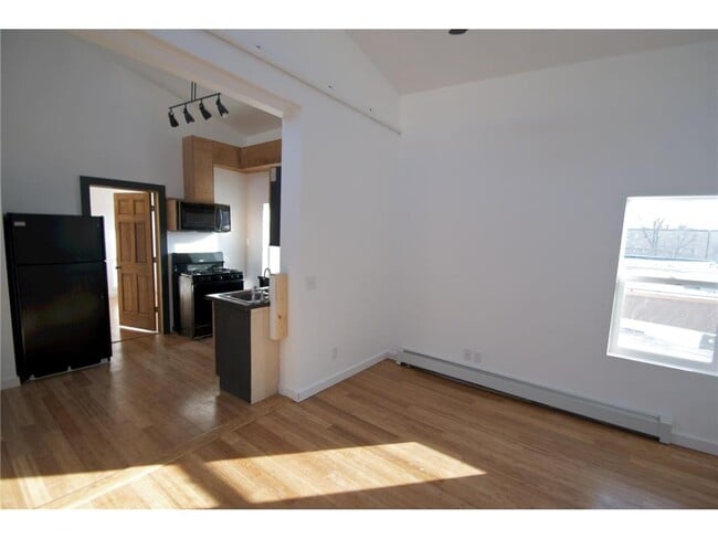 Building Photo - 25 E 26th St