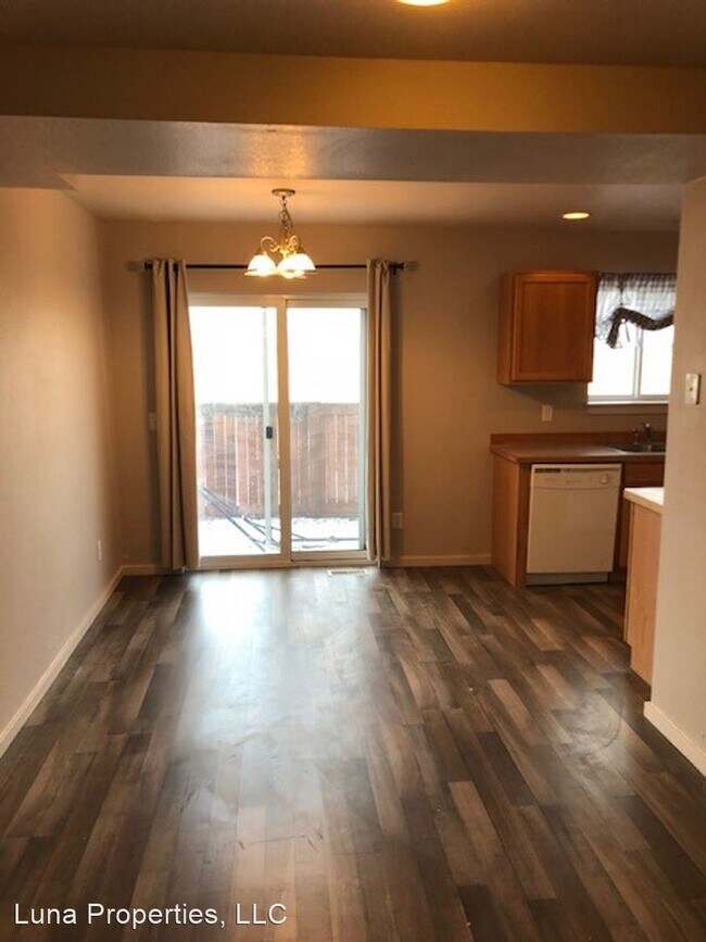 Building Photo - 3 br, 2 bath House - 1015 N River Rock Dr