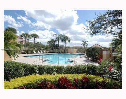 Foto del edificio - 7620 Westwood Dr