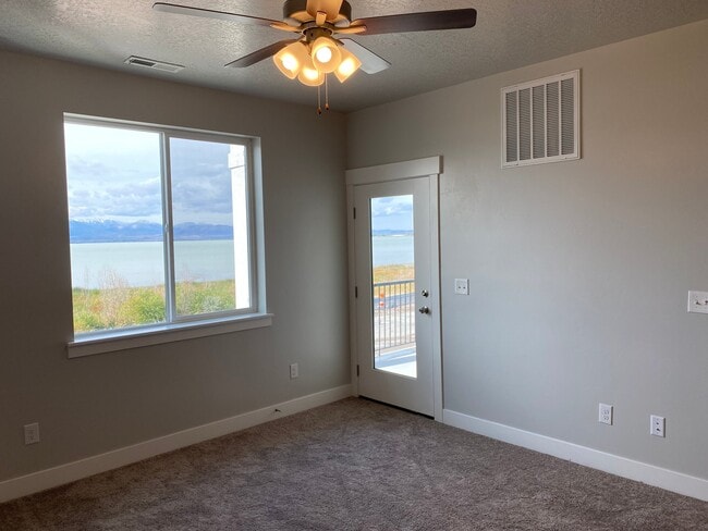 Building Photo - 797 N 380 W