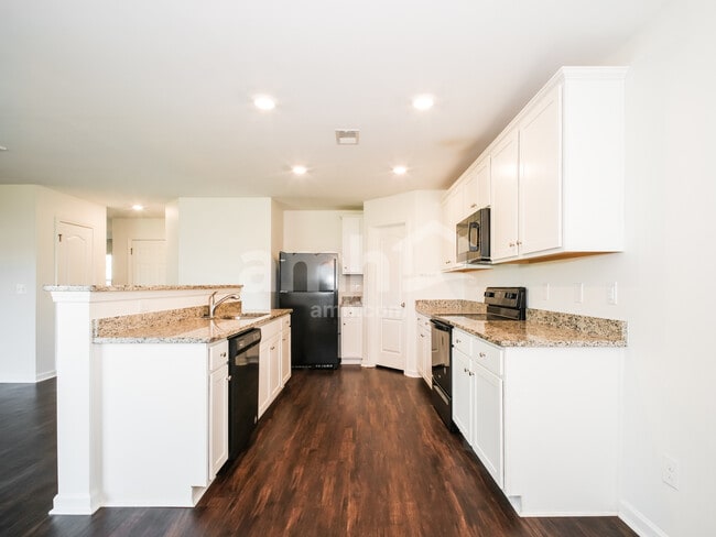 Foto del edificio - 7128 Cameron Trace Dr