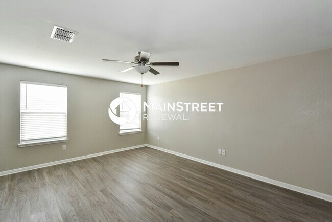 Foto del edificio - 3 Bedroom Pet-Friendly Home in San Antonio, TX with Main Street Renewal