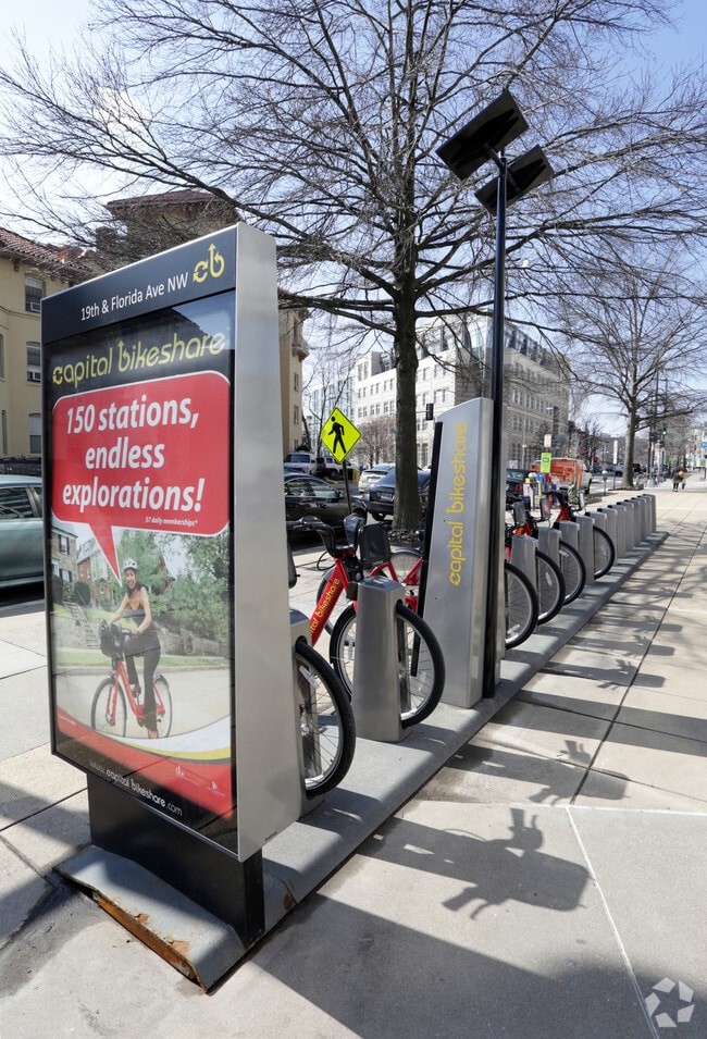 Building Photo - 1635 R St NW