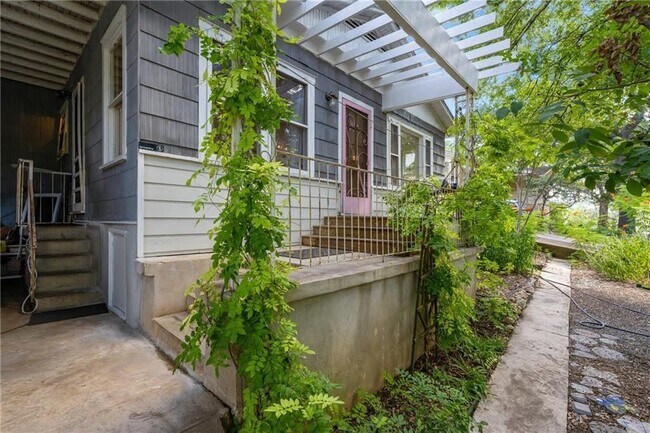 Foto del edificio - 4407 Lareina Dr