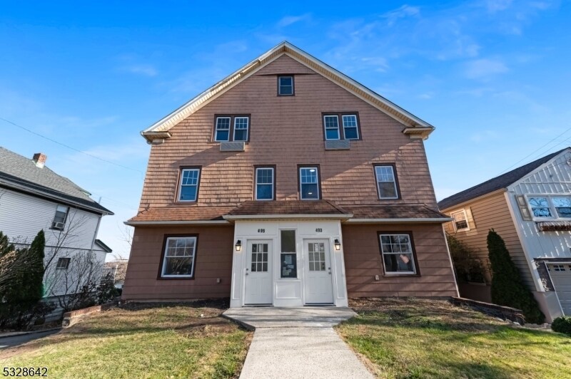 Foto principal - 493 Teaneck Rd