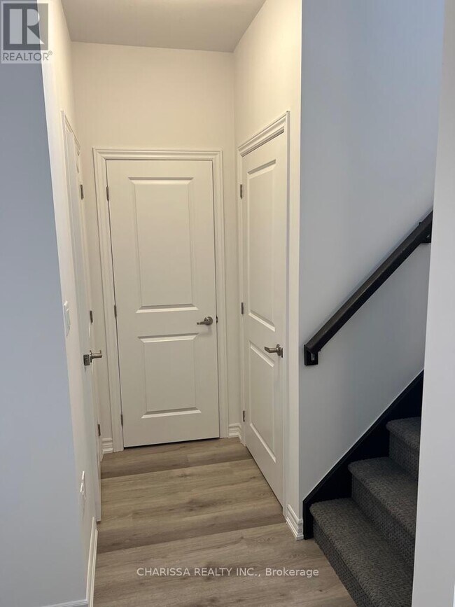 Building Photo - 461 Blackburn Dr