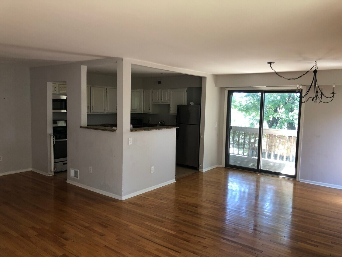 Foto principal - 1180 River Rd