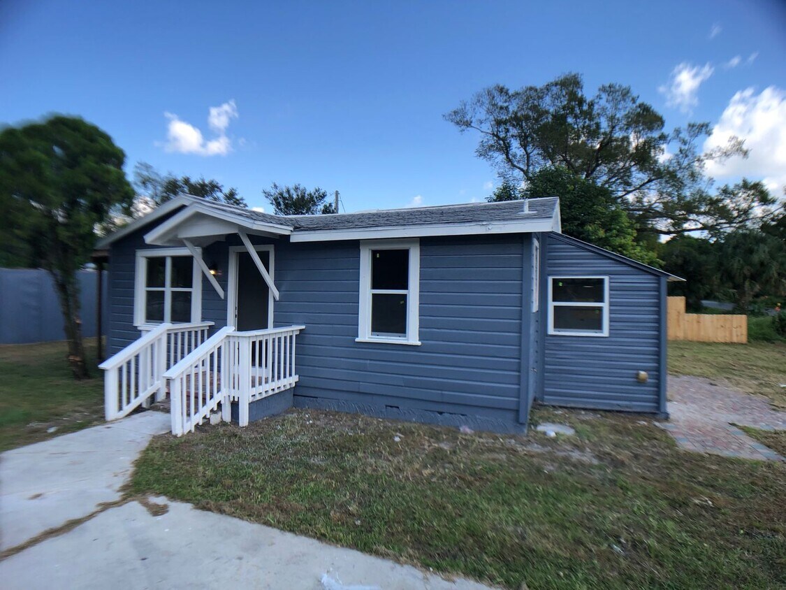 Primary Photo - 2 bedroom one bath