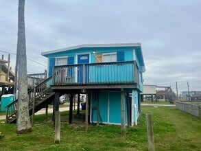 Building Photo - 414 Caisson St