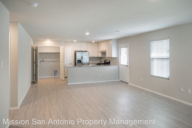 Foto del edificio - 3 br, 2 bath House - 7238 Meadow Acres