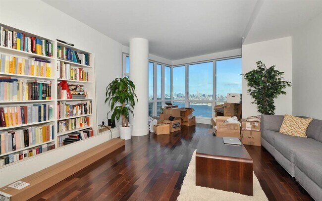 Foto del edificio - 77 Hudson St