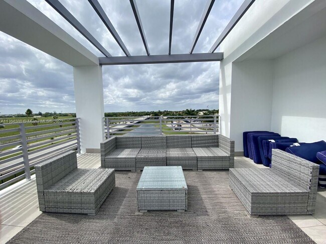 Foto del edificio - 9147 NW 33rd St