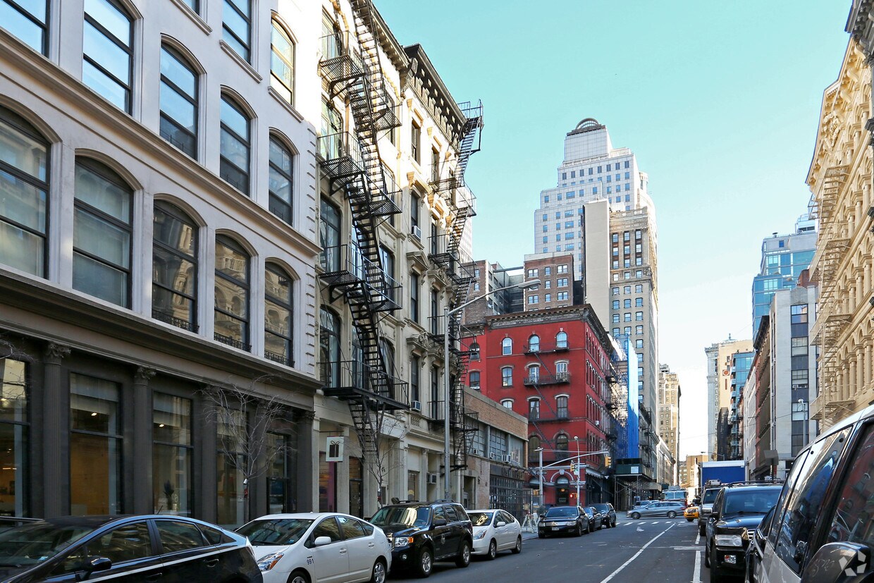 Building Photo - 92 Reade St