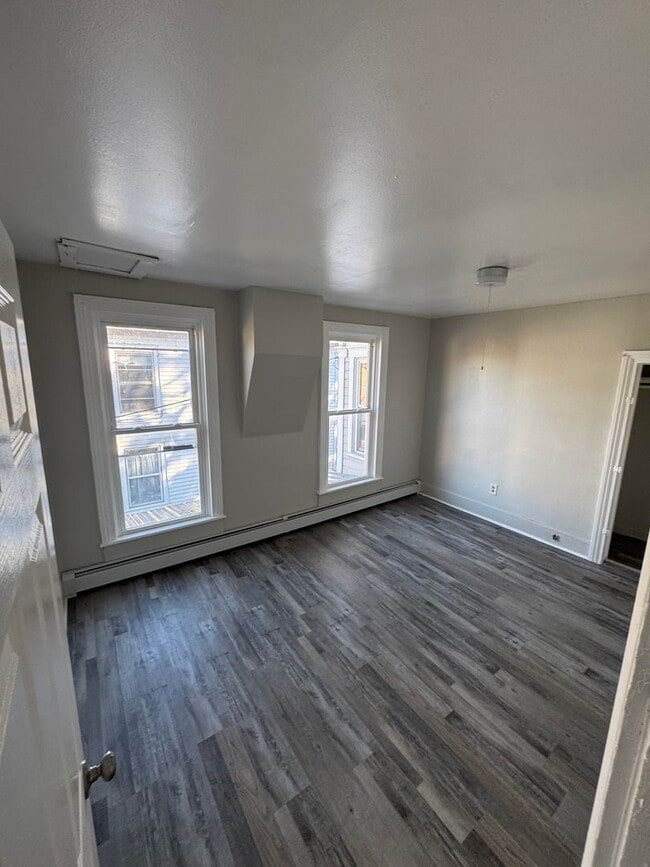 Building Photo - Beautiful 3 bedroom/Fulton