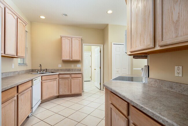 Foto del edificio - PRISTINE 3/2 one story home in Errol Estates!