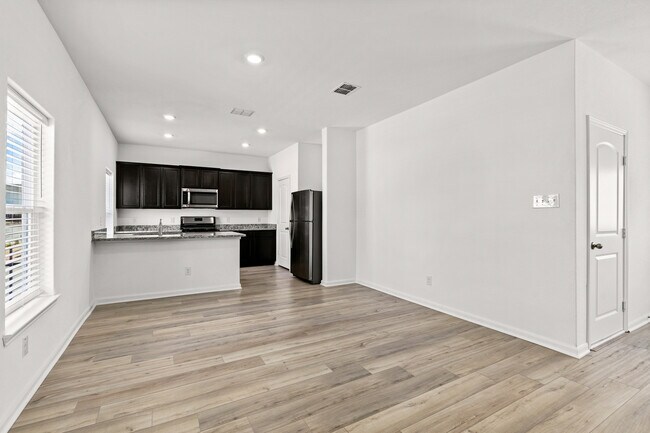 Building Photo - 6009 Cooper Cash
