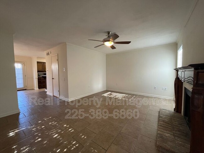 Foto del edificio - 947 Ridgepoint Ct