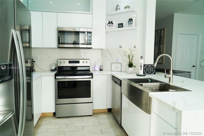 Foto del edificio - 10938 SW 247th Terrace