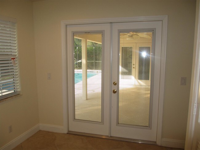 Building Photo - 2810 Biarritz Dr