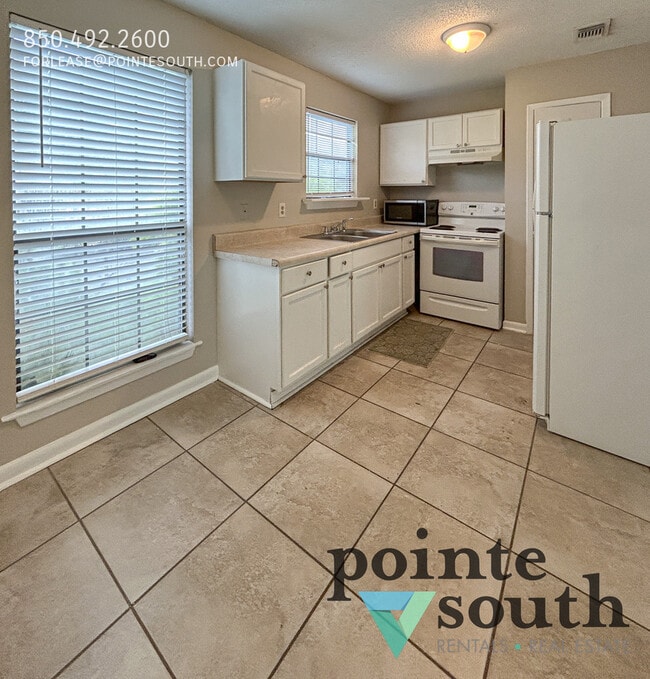 Building Photo - 6410 Schoel Ln