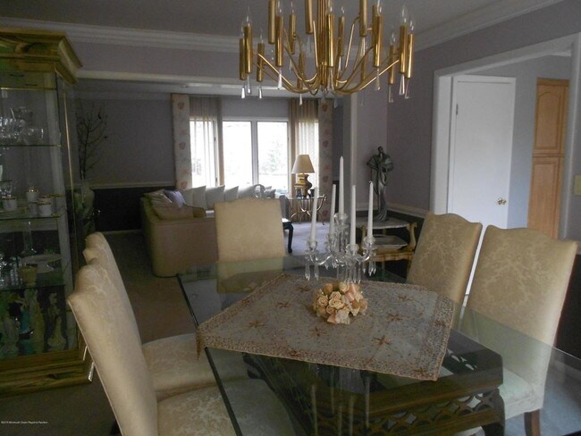 Foto del edificio - 11 Oak Tree Ln