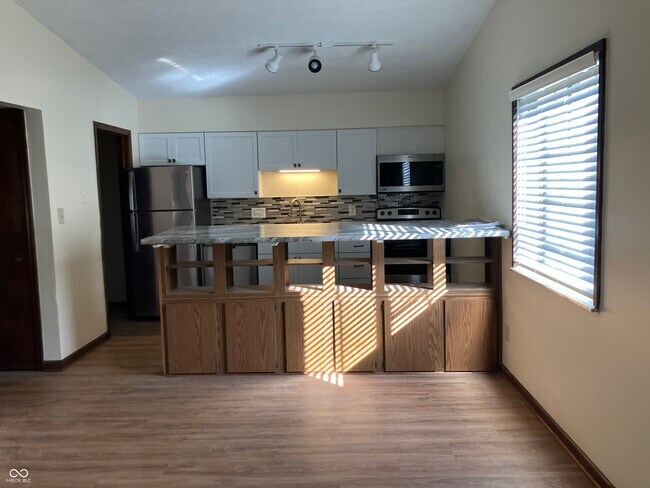 Foto del edificio - 778 Loews Blvd