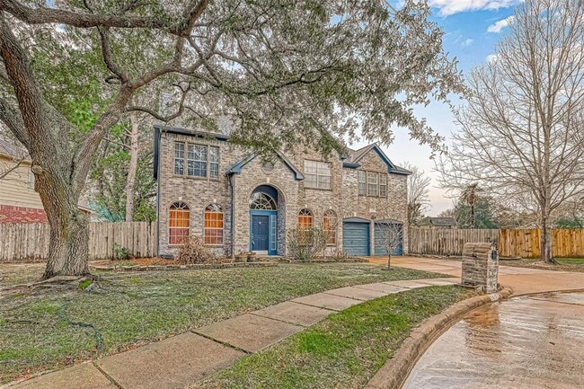 Building Photo - 5815 Henniker Dr