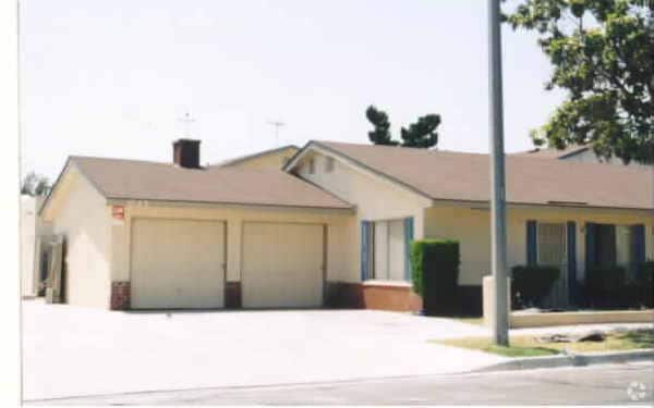 Building Photo - 641 S Velare St