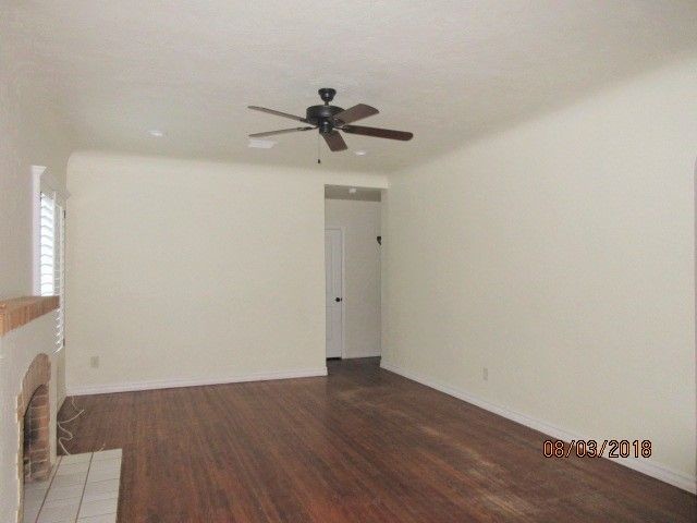 Building Photo - LOWER VALLEY: 3 BR 1.5 BTH  REFRIGERATED AIR