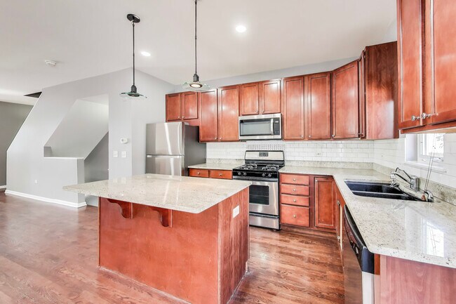 Foto del edificio - 4524 W Belmont Ave