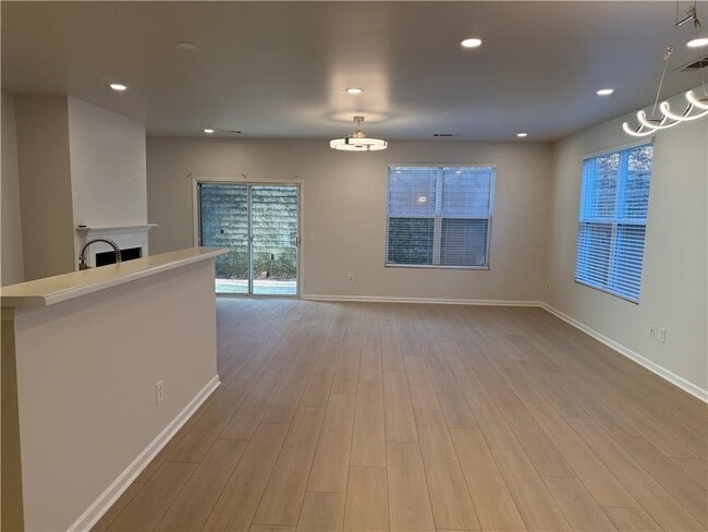 Foto del edificio - 3317 Fernview Dr