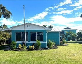 Building Photo - 2470 Rose Ave