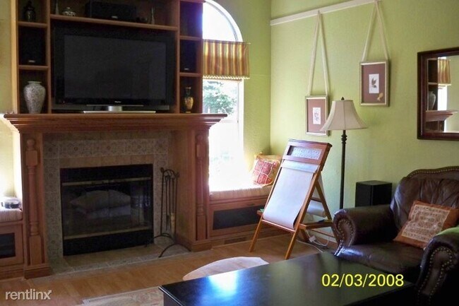 Building Photo - 3 br, 2 bath House - 1555 Maria Pl