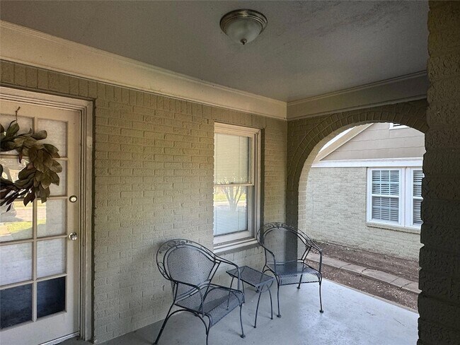 Foto del edificio - 3405 Rogers Ave