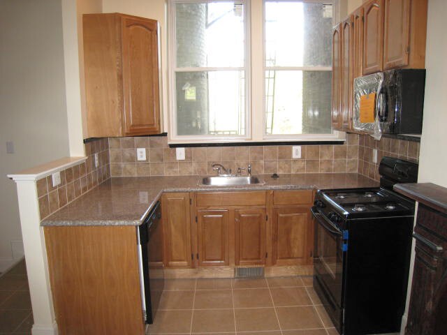 Foto principal - 2209 Eutaw Pl